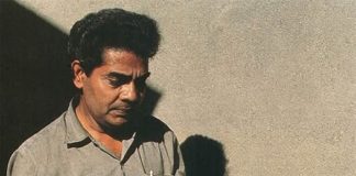 印度老翁剪掉「長9.45米指甲」留了66年,沒想到剪掉指甲后,左手竟付出「慘痛代價」